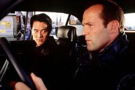 The One – Agent Yulaw (Jet Li) und Multiversum-Agent Funsch (Jason Statham,r.)