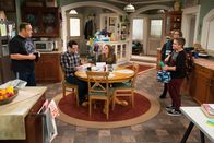 Kevin Can Wait – (v.li.) Kevin James (Kevin Gable), Ryan Cartwright (Chale Witt), Taylor Spreitler (Kendra Gable), Mary-Charles Jones (Sara Gable), James DiGiacomo (Jack Gable).
