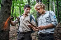 Der Ranger – Arbeit im Nationalpark: Philipp Danne als Jonas Waldek, Justus Czaja als Leon Fechner