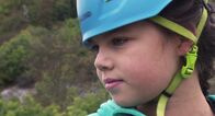 Dein großer Tag – ARD/SWR DEIN GROSSER TAG, "Melina klettert" Uhr im ERSTEN. Melina hat es geschafft! Zum ersten Mal ist sie auf einen Felsen geklettert, sie ist super stolz auf sich und ihren Bruder Fabio und genießt nun die Aussicht.