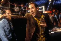 Spiel auf Zeit – Während eines Boxkampfes wird der ebenfalls anwesende Verteidigungsminister erschossen. Der Cop Rick Santoro (Nicolas Cage), der eigentlich nur zum Vergnügen in der Arena ist, befindet sich plötzlich mitten in einer großen Verschwörung ...