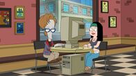 American Dad! – v.li.: Roger, Hayley