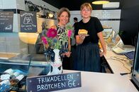 Wer kann das bezahlen? – Reporterin Anna-Planken mit Saskia-Kiesewetter von "Die Vegane Fleischerei", Köln.