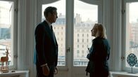 Rebecka Martinsson – Privat und beruflich ein Traumpaar: die aufstrebende Anwältin Rebecka Martinsson (Ida Engvoll) und der erfolgreiche Jurist Måns Wenngren (Niklas Engdahl).; ARD Degeto REBECKA MARTINSSON - WEISSE NACHT, "Rebecka Martinsson - Det Blod Som Spillts" Uhr im ERSTEN. Privat und beruflich ein Traumpaar: die aufstrebende Anwältin Rebecka Martinsson (Ida Engvoll) und der erfolgreiche Jurist Måns Wenngren (Niklas Engdahl).