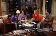 The Big Bang Theory – (v.li.) Simon Helberg (Howard), Kunal Nayyar (Rajesh), Jim Parsons (Sheldon), Kaley Cuoco (Penny), Johnny Galecki (Leonard).