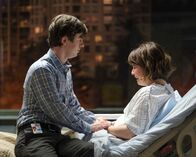 The Good Doctor – Dr. Shaun Murphy (Freddie Highmore) und Lea Dilallo (Paige Spara)
