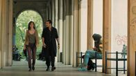 Box 21 – An ihrem letzten Arbeitstag trifft Lidia Amariei (Ilinca Neacșu) den charmanten Lucian Manea (Cristian Bota).