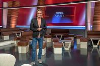 SWR Sport – Moderator im Studio der Sendung SWR Sport, sonntags ab 21:45 Uhr im SWR Fernsehen,