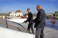 Navy CIS: L.A. – Als der Ingenieur Frank McEllon ermordet wird, bringt Vance Abby ins Spiel. Jedoch wird sie in einem Goth-Club entführt. Für Callen (Chris O'Donnell, l.) und Sam (LL Cool J, r.) beginnt ein Wettlauf mit der Zeit, um Abby noch rechtzeitig retten zu können ...