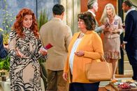 Will & Grace – (v.li.) Debra Messing (Grace Adler), Livia Trevińo (Mrs. Timmer).