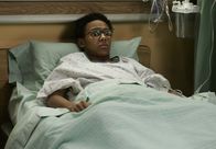 Malcolm mittendrin – Stevie (Craig Lamar Traylor) wird ins Krankenhaus eingeliefert, doch Malcolm hat immer eine Ausrede, um ihn nicht besuchen zu müssen ...