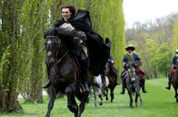 Versailles – On left: Louis XIV (George Blagden).