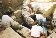 Terra X: Superhelden – 1991/1992 legen Arch‰ologen auf Kefalonia ein mykenisches Herrschergrab frei. Zun‰chst hieﬂ es, das Grab des Odysseus sei entdeckt worden. Wissenschaftler zweifeln, dass der Held der Odyssee eine historische Figur ist. in Verbindung mit der Sendung bei Nennung ZDF/Makis Metaxas1991/1992 legen Arch?ologen auf Kefalonia ein mykenisches Herrschergrab frei. Zun?chst hiefl es, das Grab des Odysseus sei entdeckt worden. Wissenschaftler zweifeln, dass der Held der Odyssee eine historische Figur ist. in Verbindung mit der Sendung bei Nennung ZDF/Makis Metaxas
