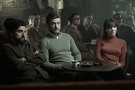 Inside Llewyn Davis – Llewyn Davis (Oscar Isaac, links), Jim Berkey (Justin Timberlake, mitte) und Jean Berkey (Carey Mulligan, rechts) im ber¸hmten Gaslight CafÈ.